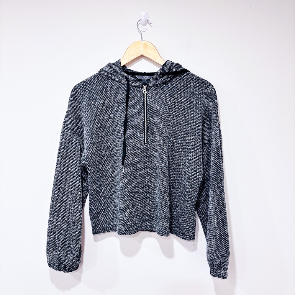 CHAPTER‎ ONE – Grey cropped hooded top | Relaxed fit | X-Small *